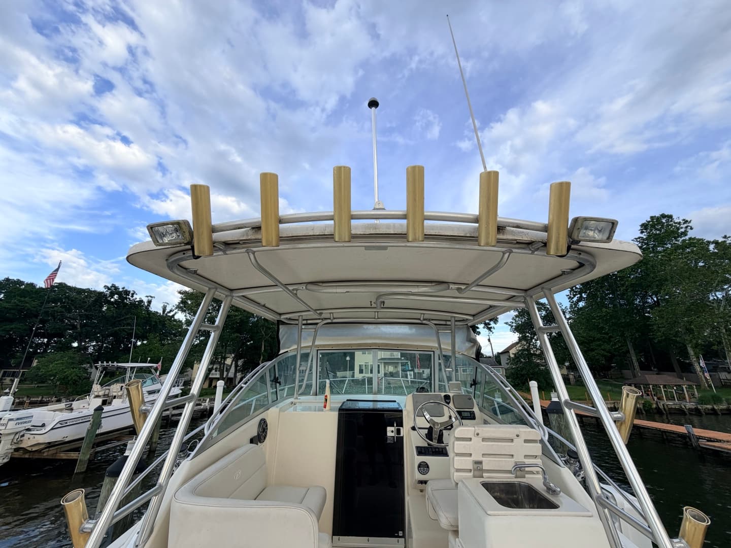 2006 Pursuit 3070