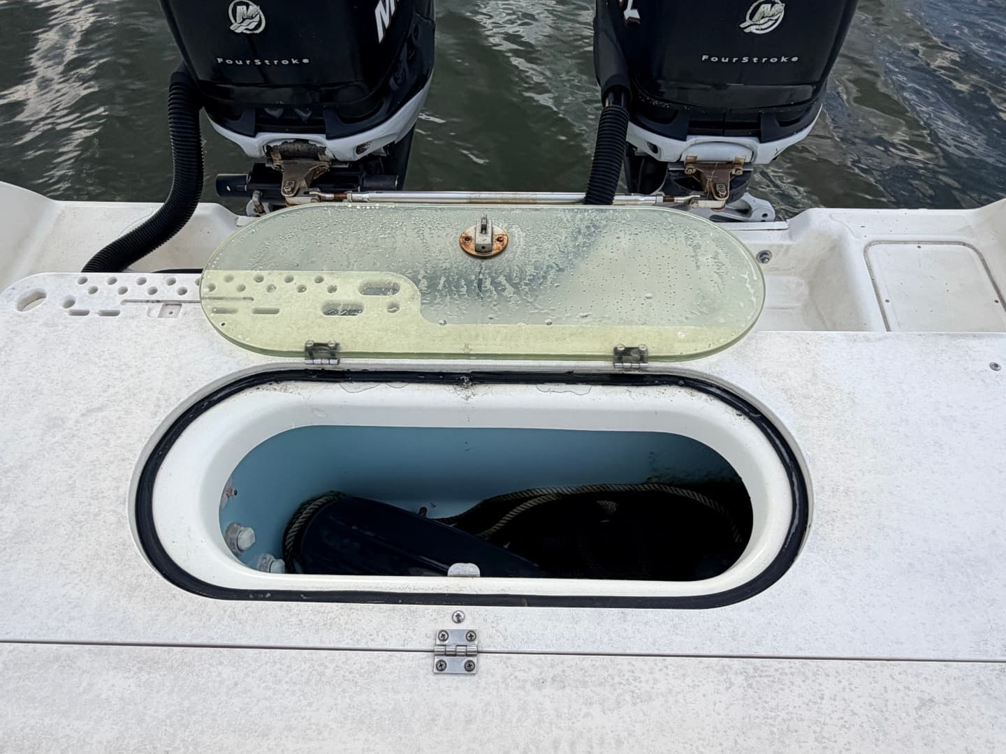 2006 Pursuit 3070