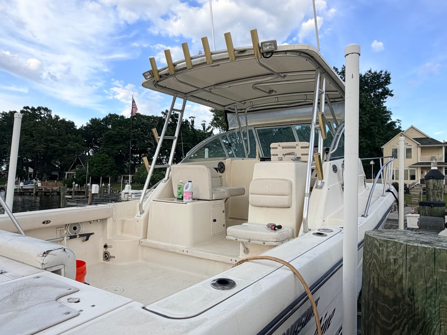 2006 Pursuit 3070