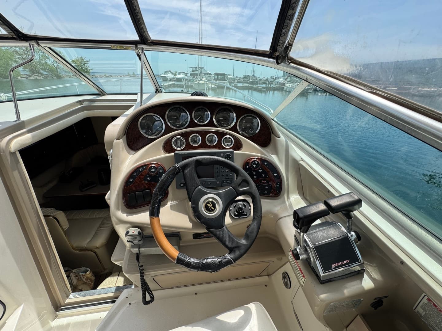 2001 Sea Ray 280 Sundancer 28