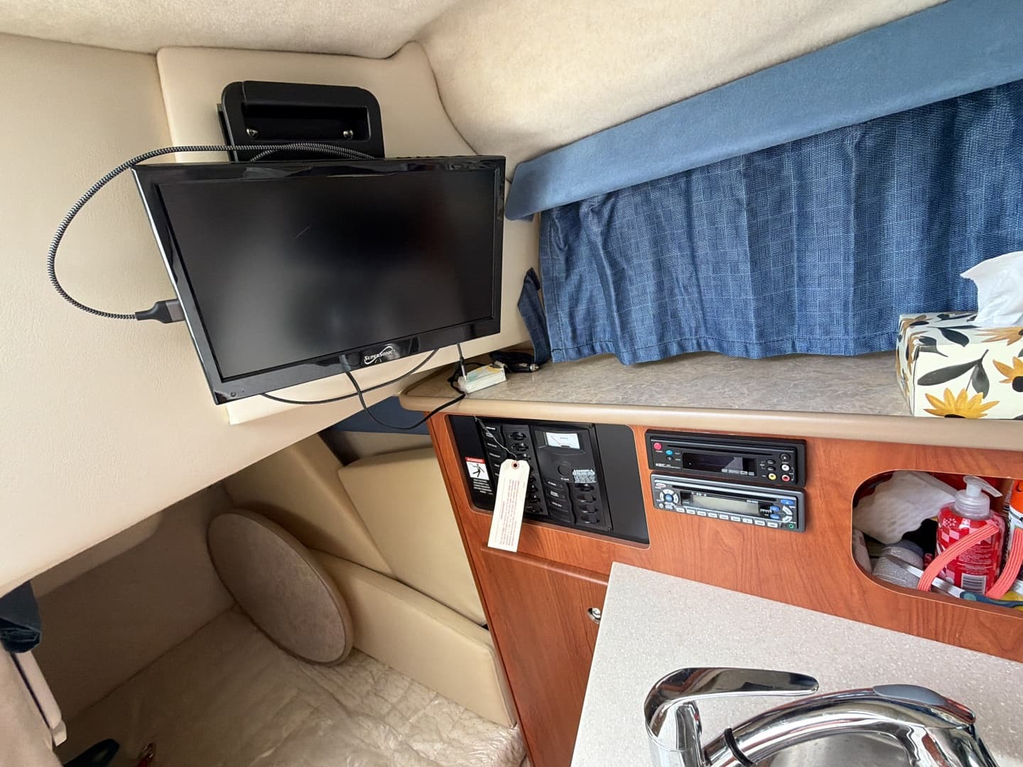 2007 Bayliner 245