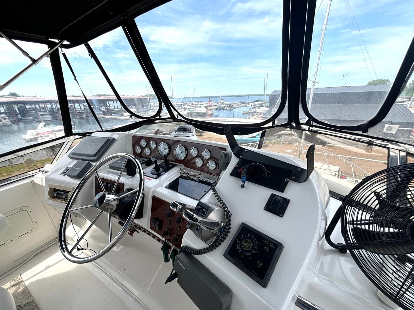 1999 Silverton 453 Motor Yacht