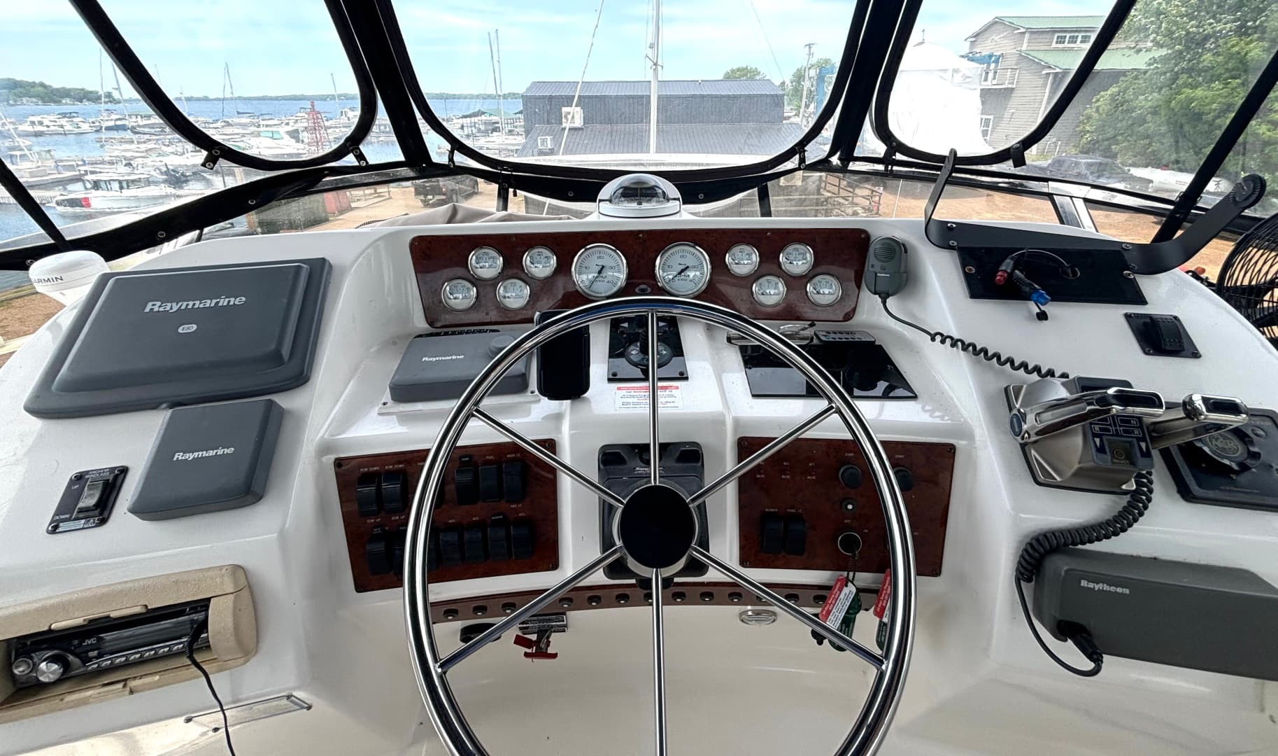 1999 Silverton 453 Motor Yacht