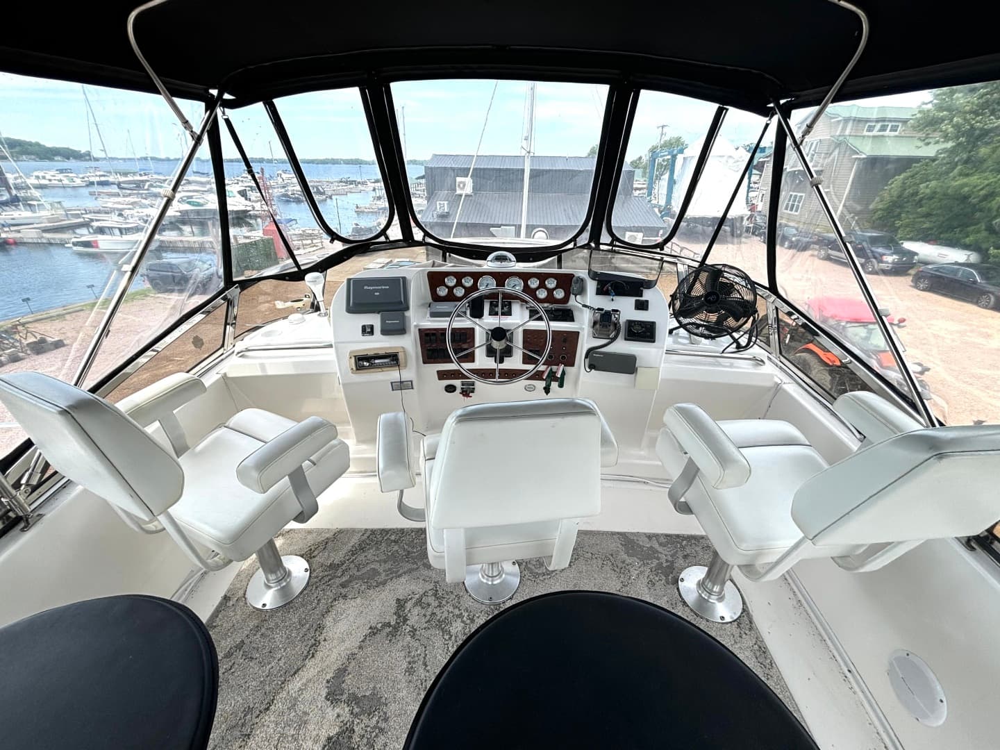 1999 Silverton 453 Motor Yacht