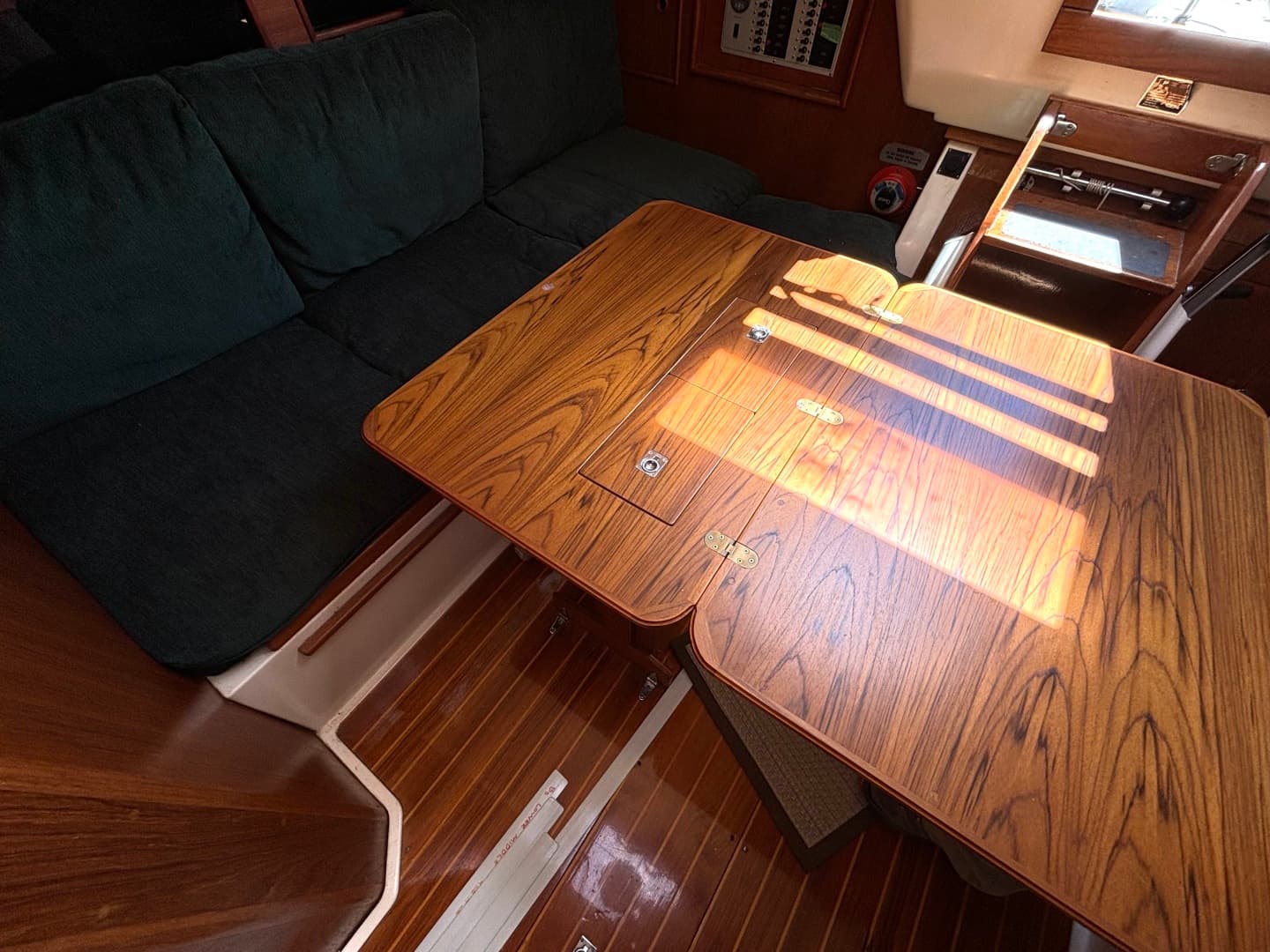 1985 Nonsuch 30 Ultra 30