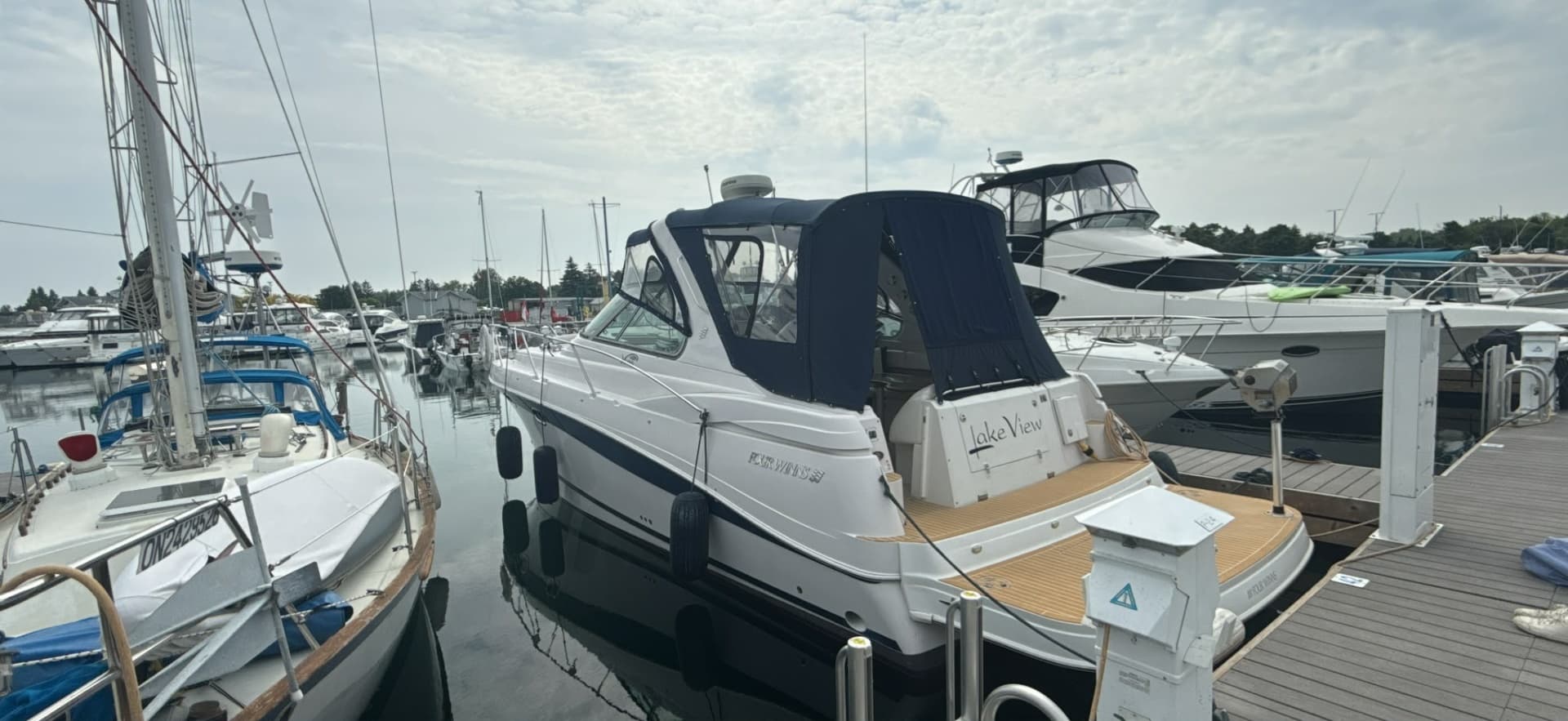 2005 Four Winns 378 Vista