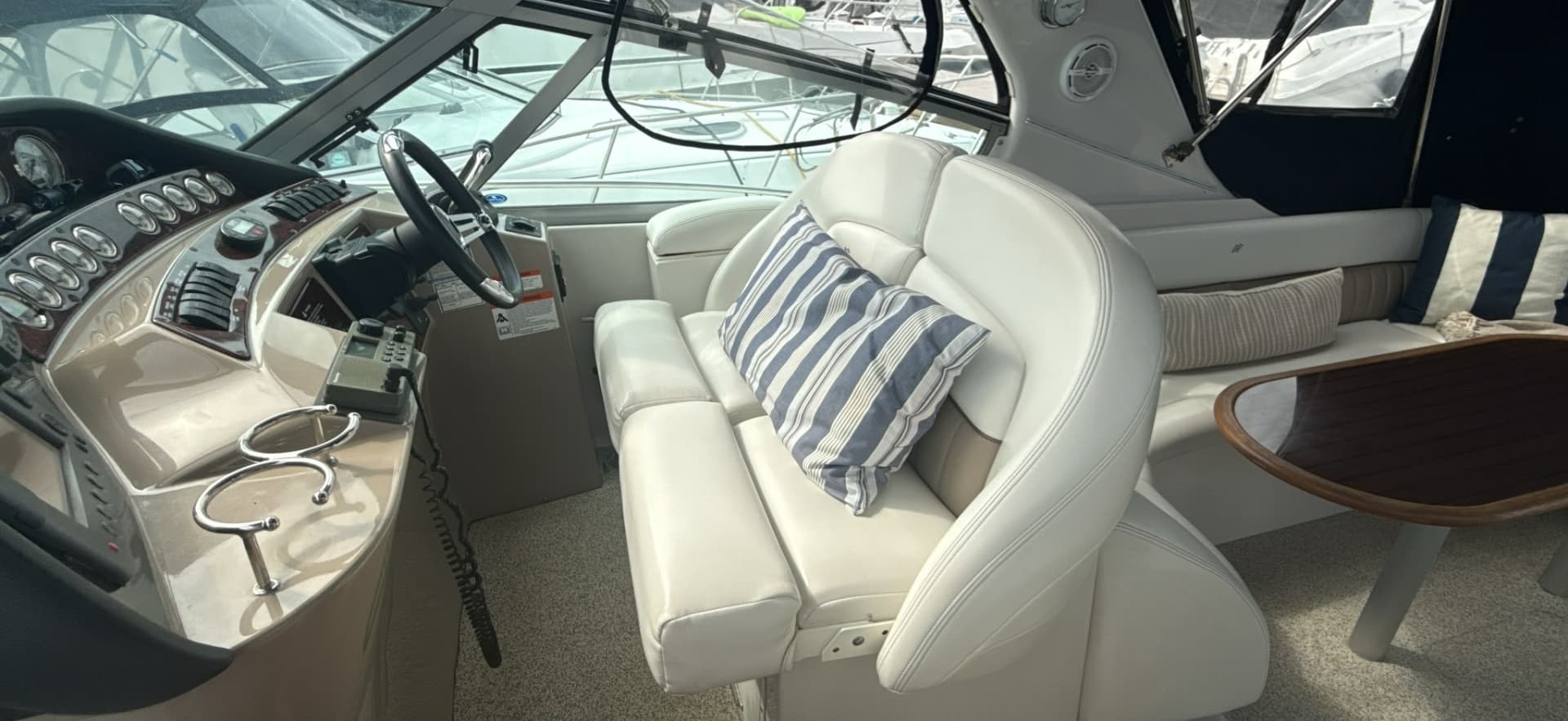 2005 Four Winns 378 Vista