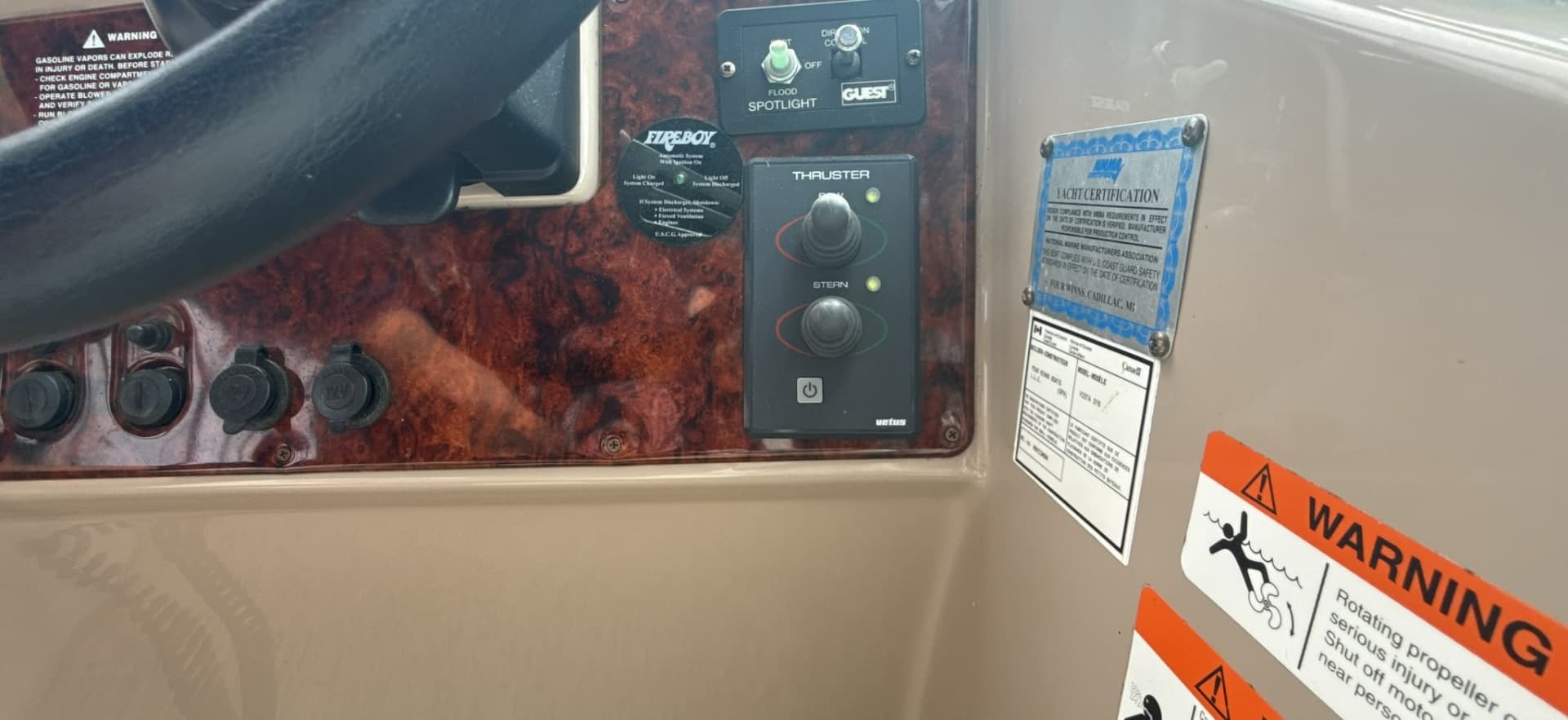 2005 Four Winns 378 Vista