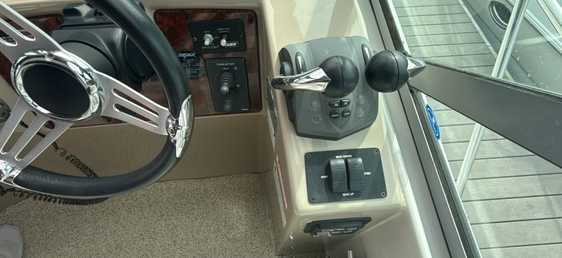 2005 Four Winns 378 Vista