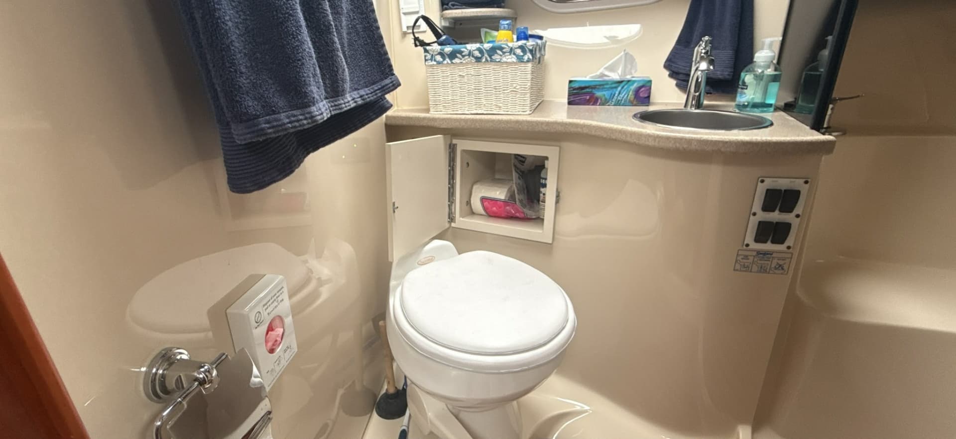 2005 Four Winns 378 Vista