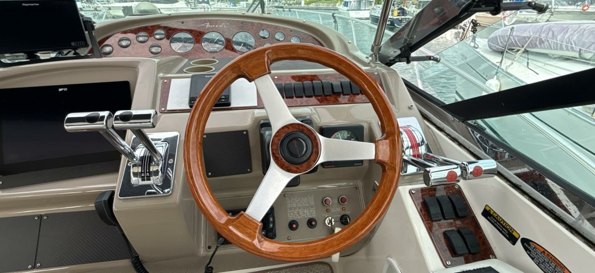 1998 Bayliner  4085 Avanti