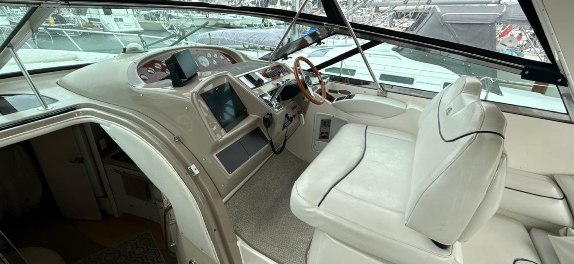 1998 Bayliner  4085 Avanti