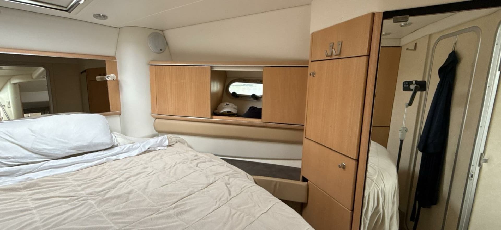 1998 Bayliner  4085 Avanti