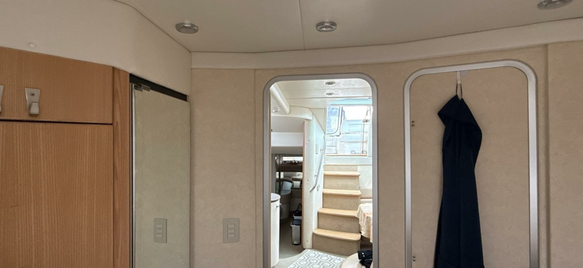 1998 Bayliner  4085 Avanti
