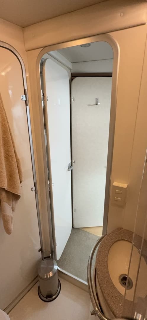 1998 Bayliner  4085 Avanti