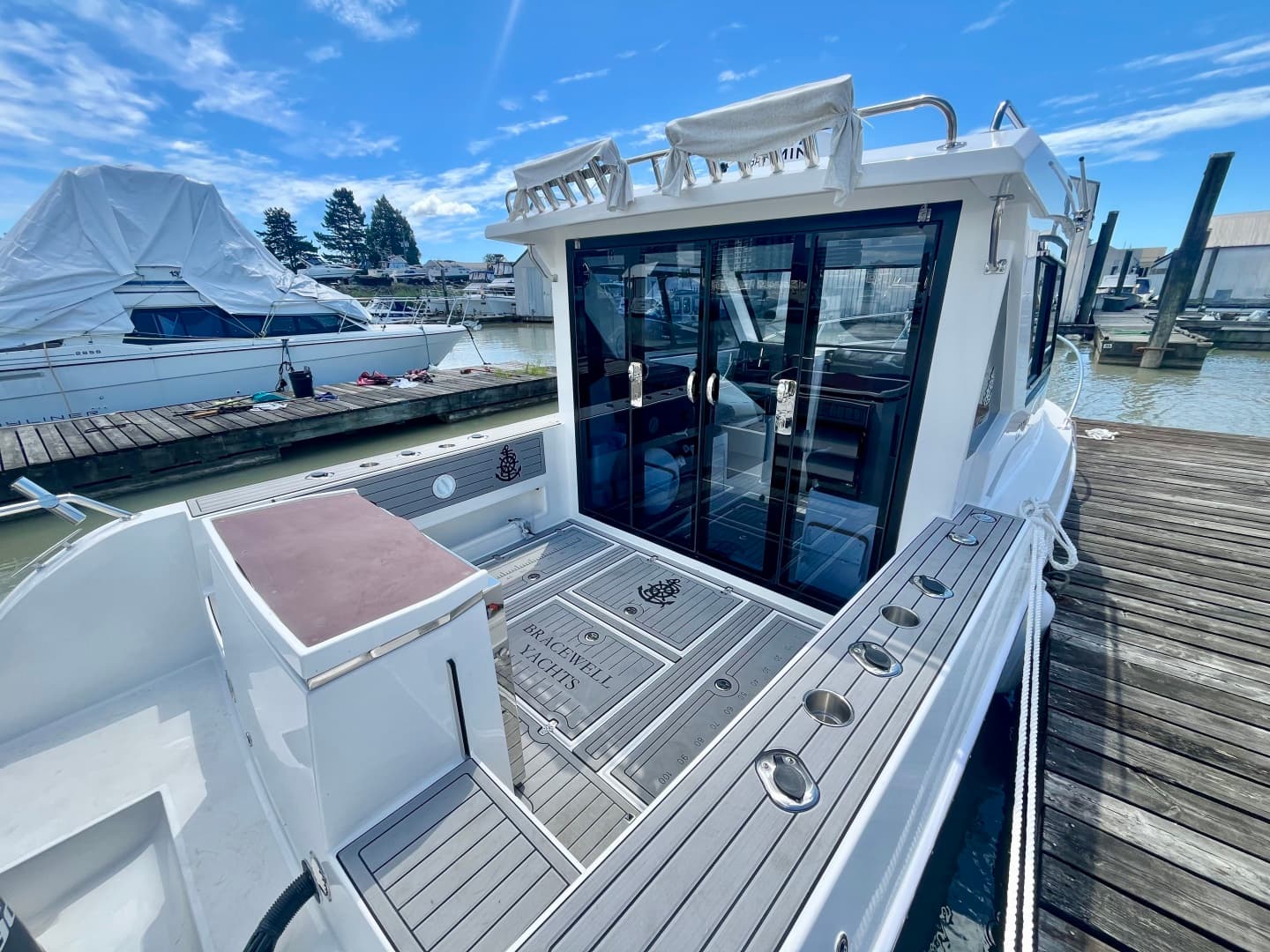 2025 Commander 27 Sportfisher