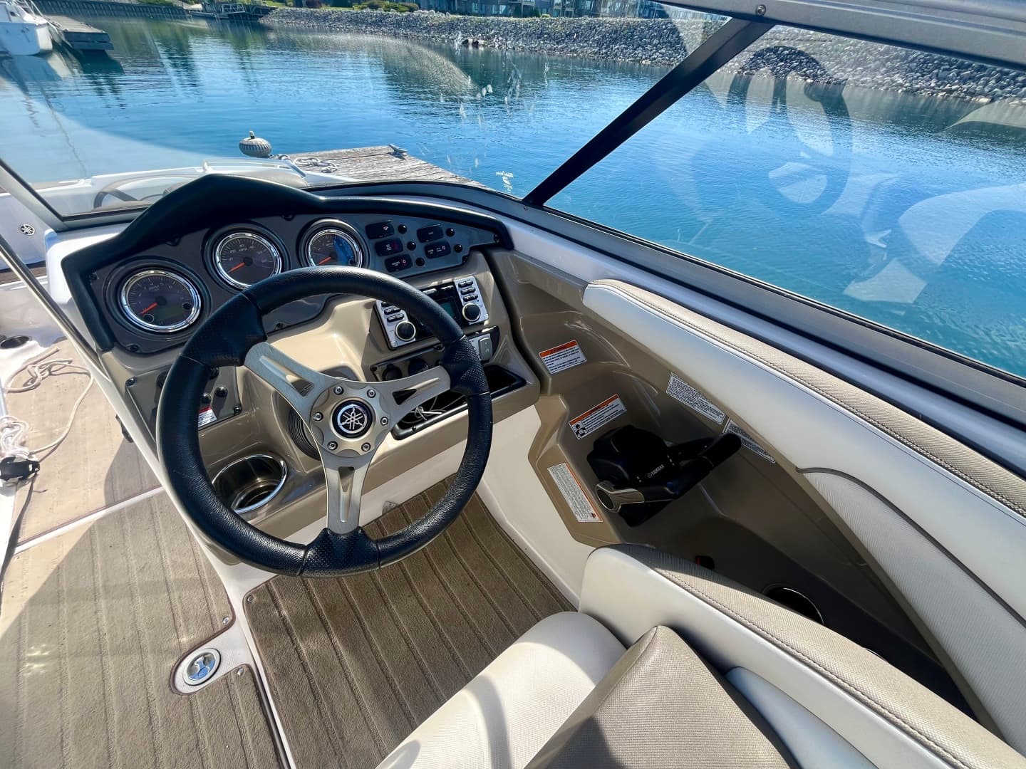 2013 Yamaha Boats 242 Limited S 24