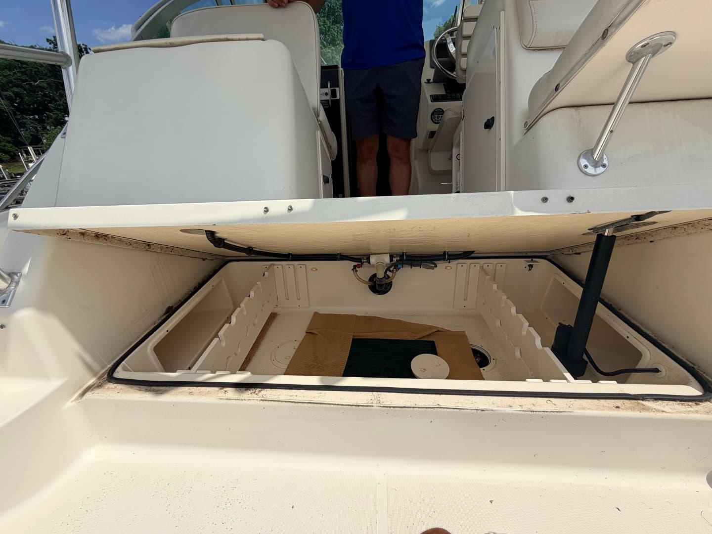 2006 Pursuit 3070