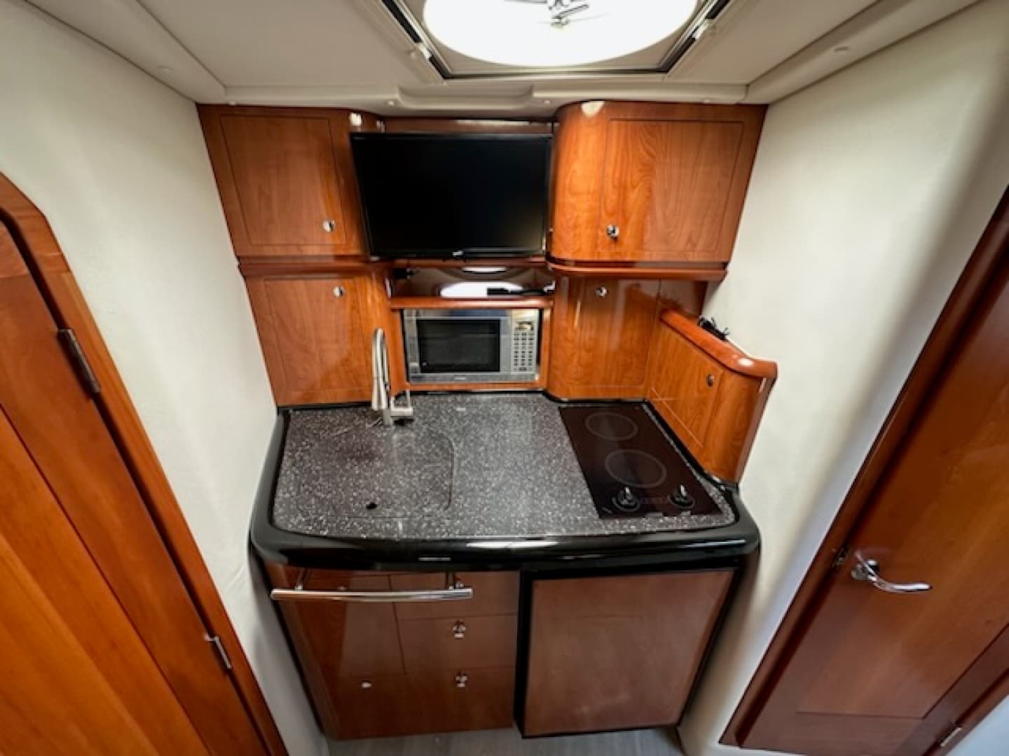 2008 Four Winns 358 Vista