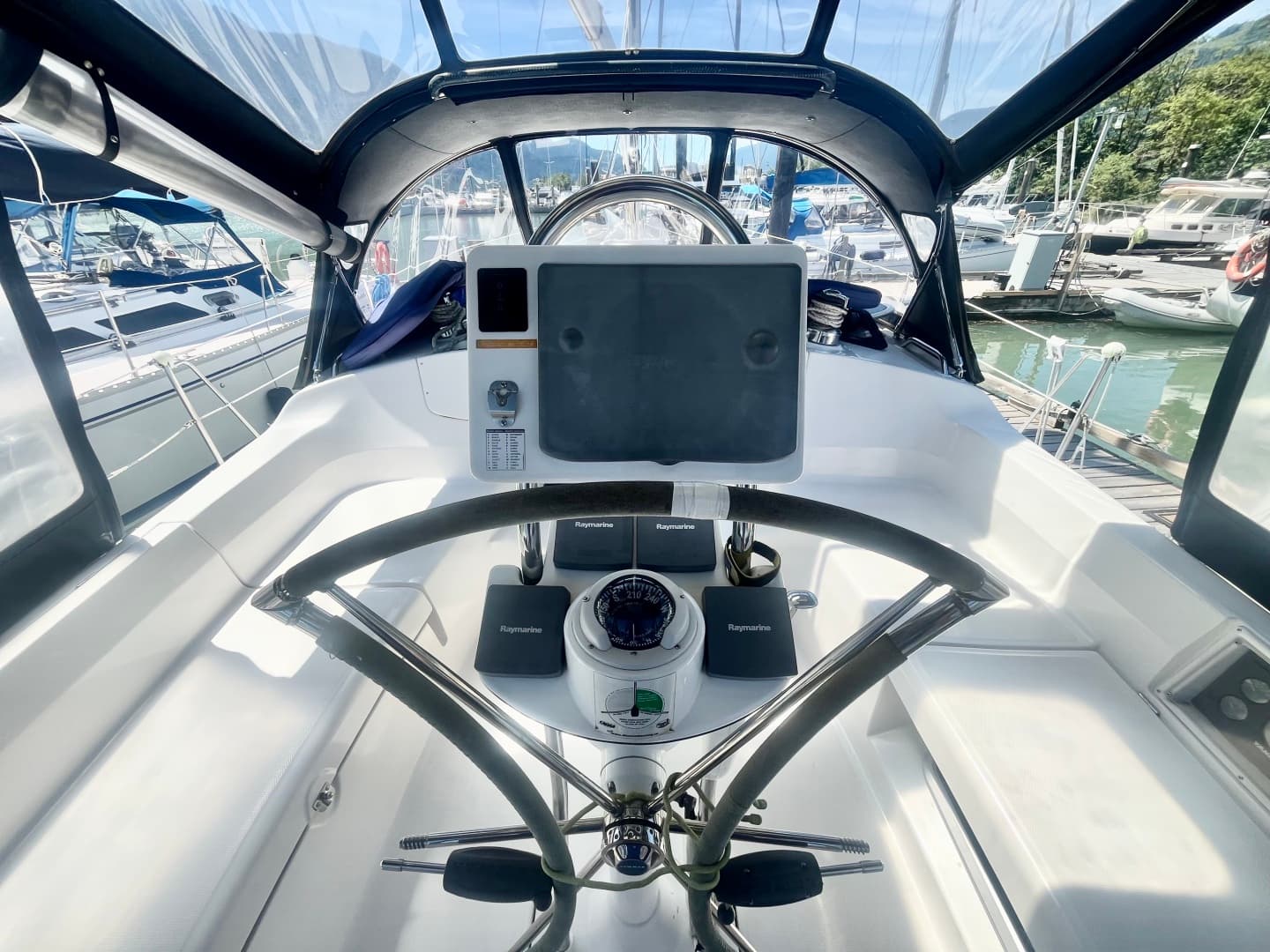 2005 Hunter  41 Aft Cabin