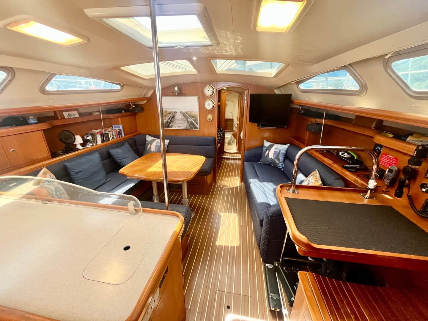 2005 Hunter  41 Aft Cabin