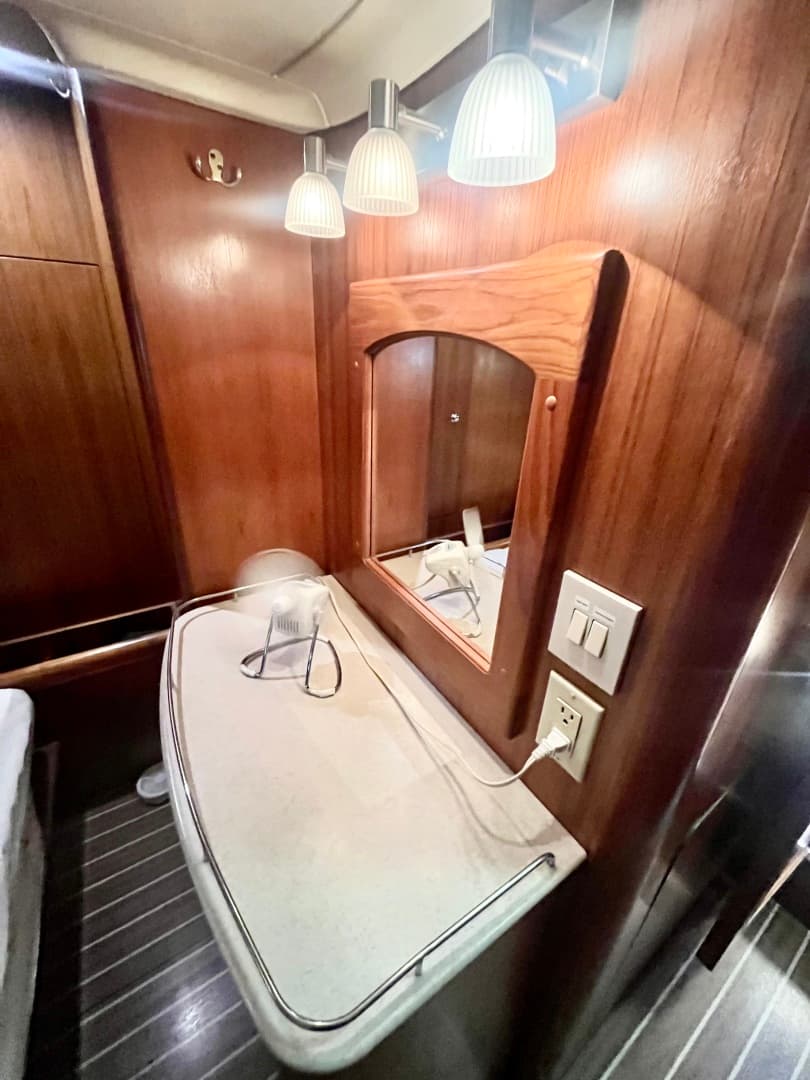 2005 Hunter  41 Aft Cabin