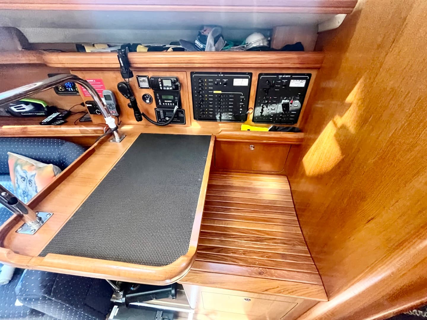 2005 Hunter  41 Aft Cabin