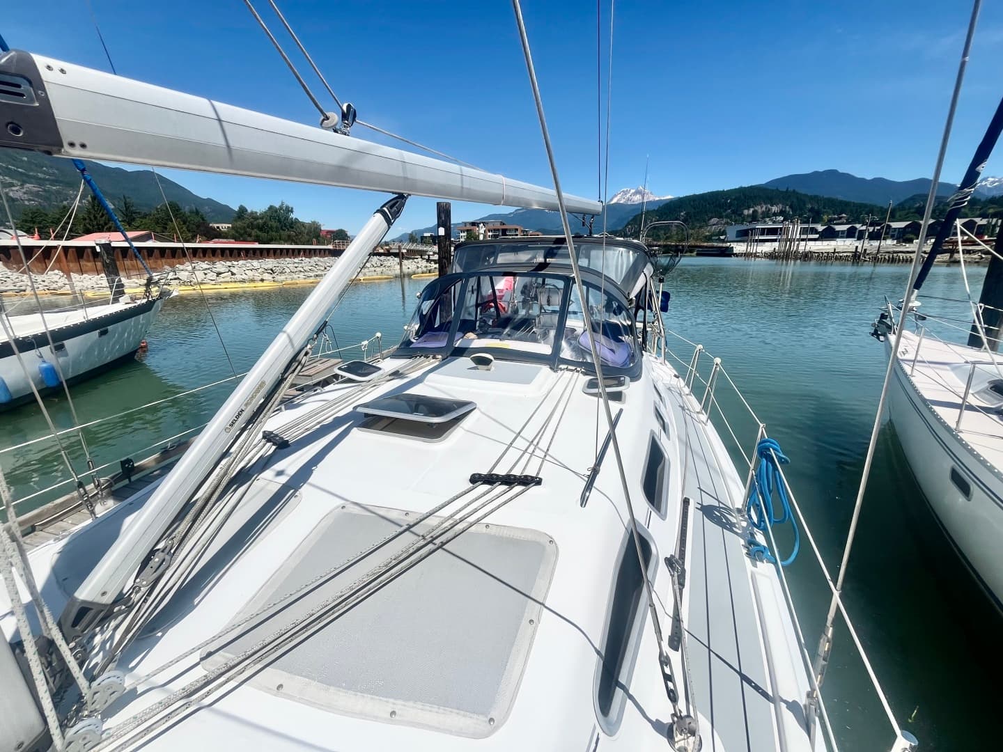 2005 Hunter  41 Aft Cabin