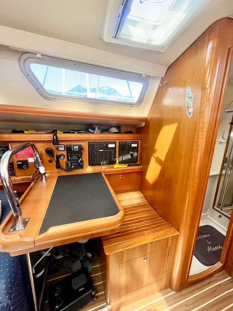 2005 Hunter  41 Aft Cabin