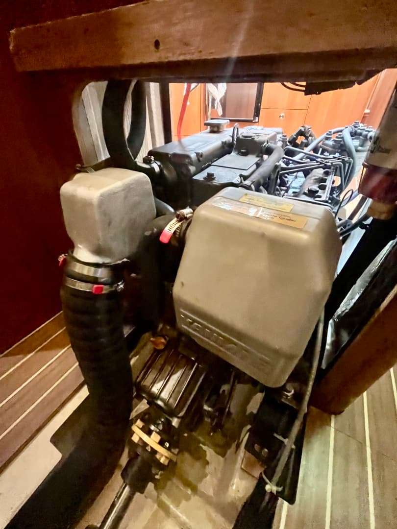 2005 Hunter  41 Aft Cabin
