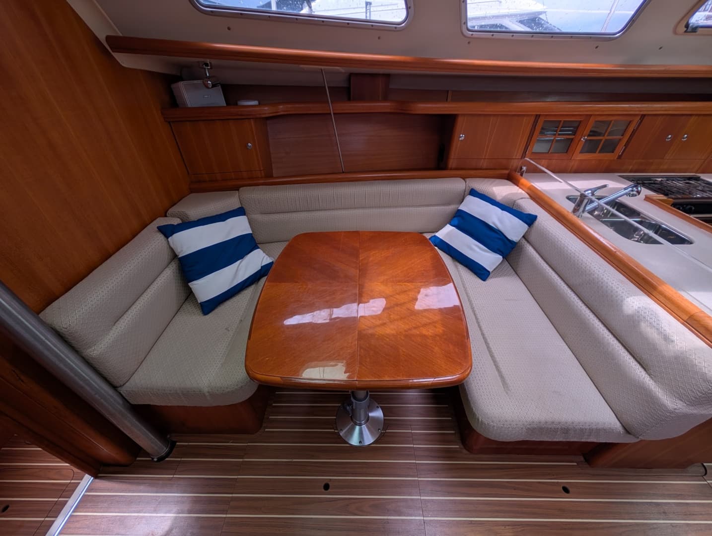 2006 Hunter 38