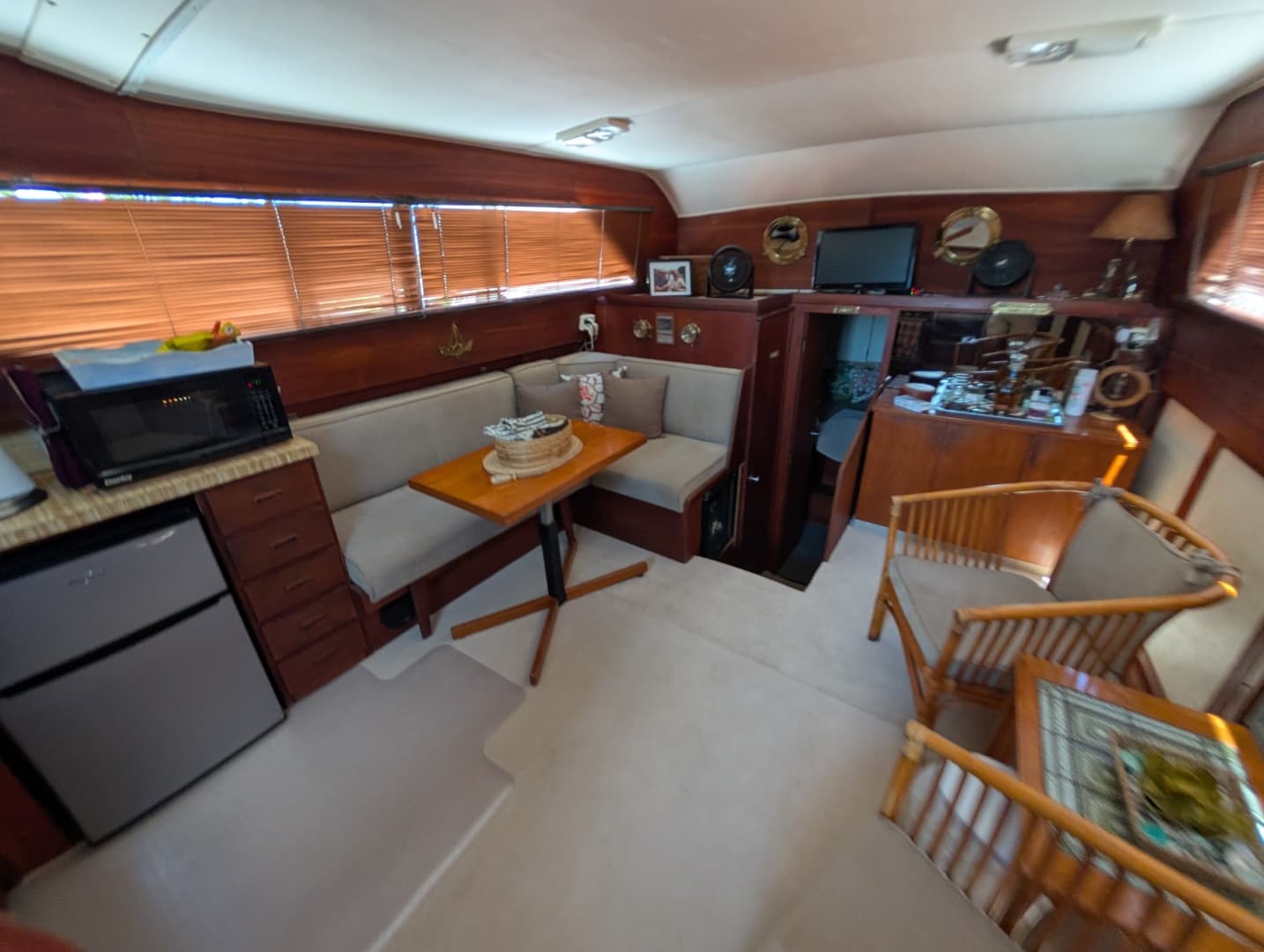 1977 Trojan 36 Tri-Cabin 36