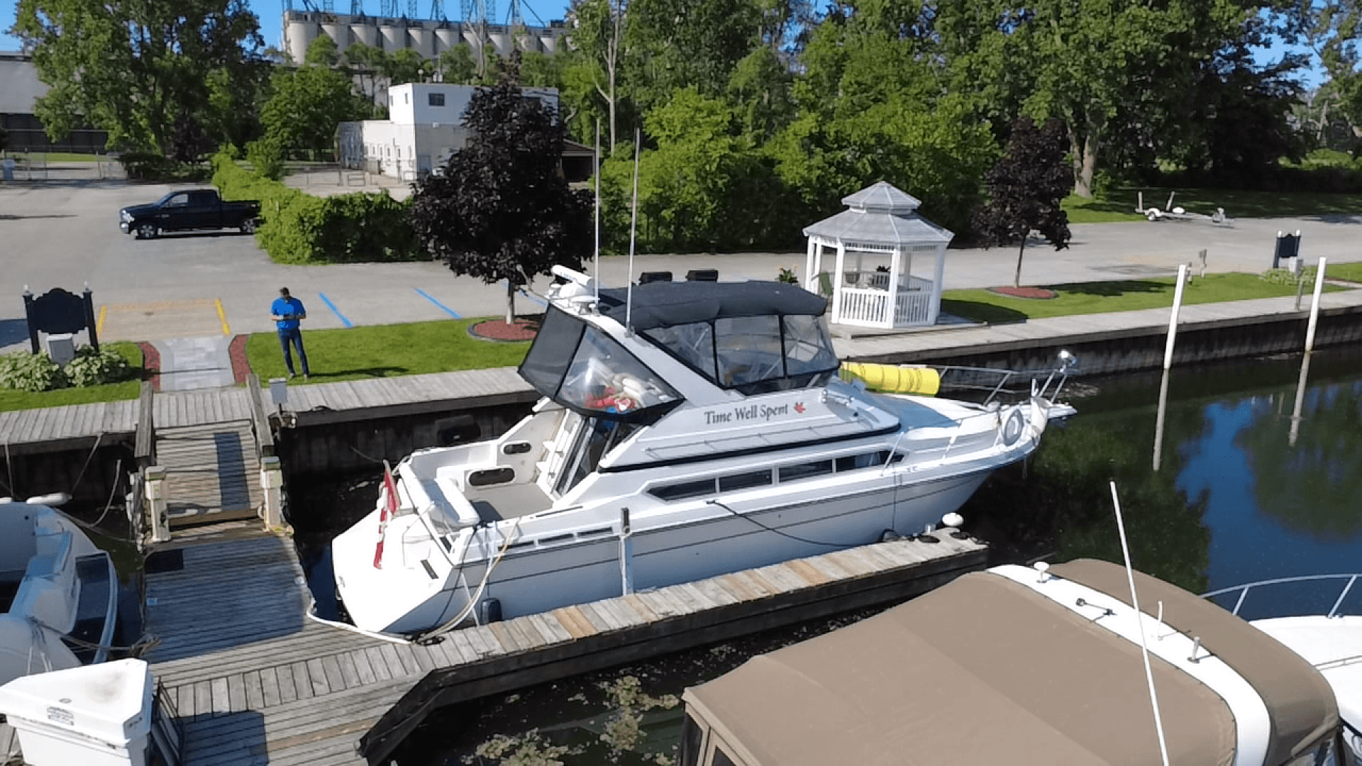 1990 Carver 380 Santego
