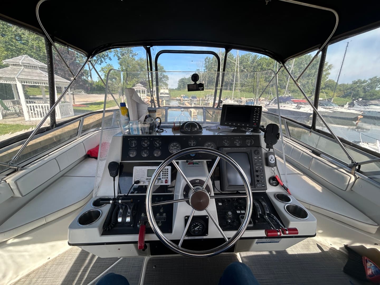 1990 Carver 380 Santego