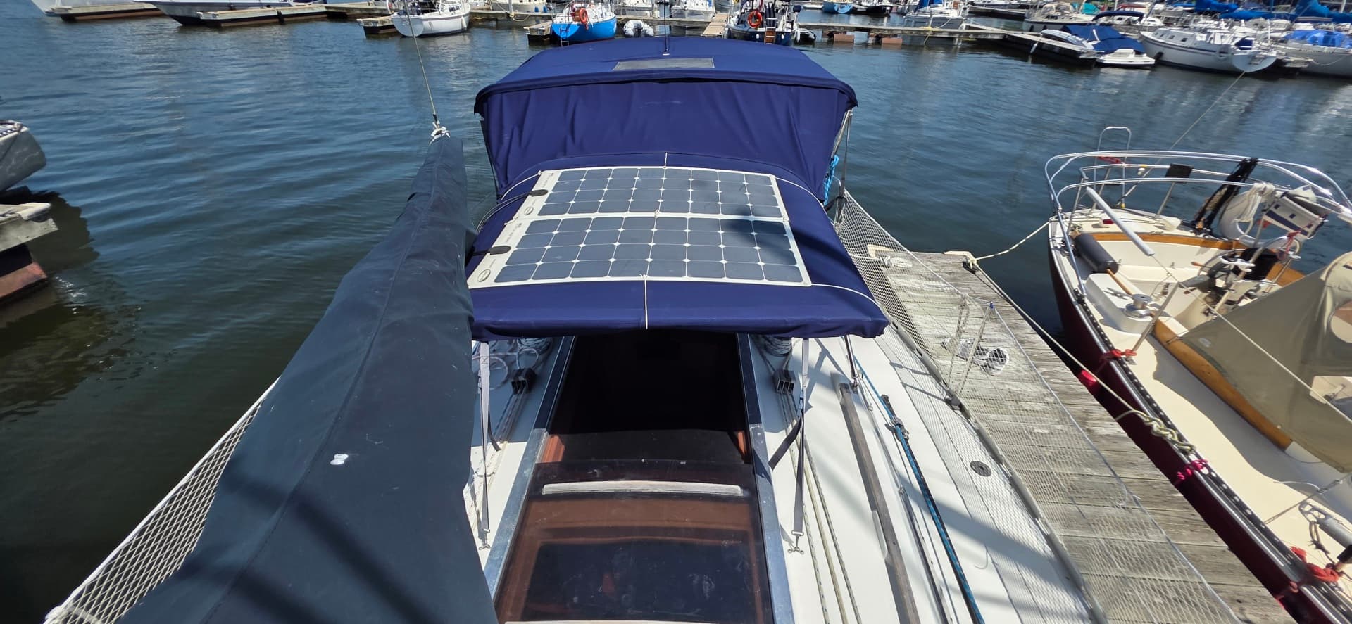 1985 Beneteau First 305
