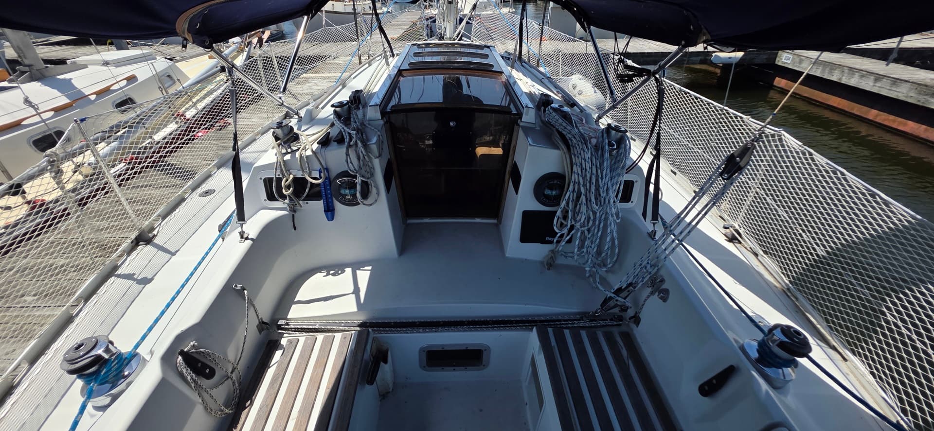1985 Beneteau First 305