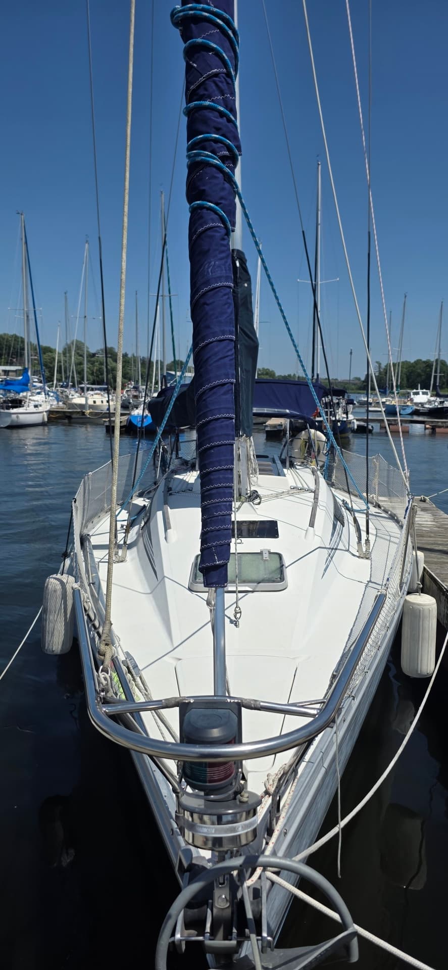 1985 Beneteau First 305