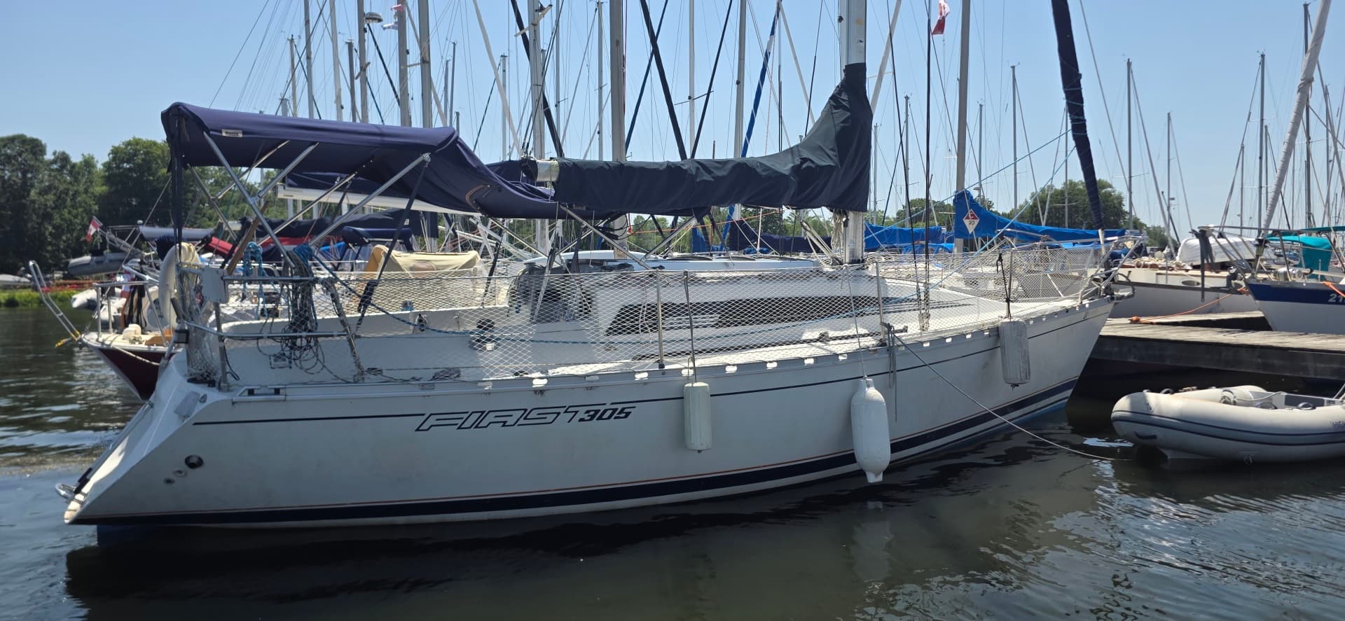 1985 Beneteau First 305