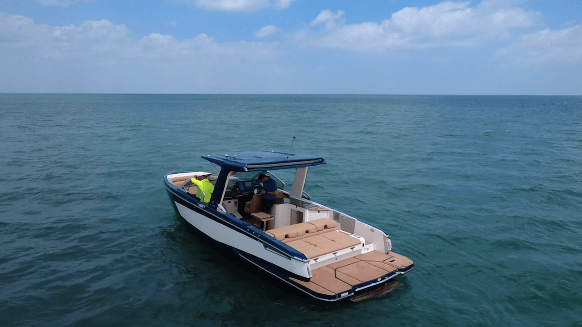 2021 Aviara AV32 32