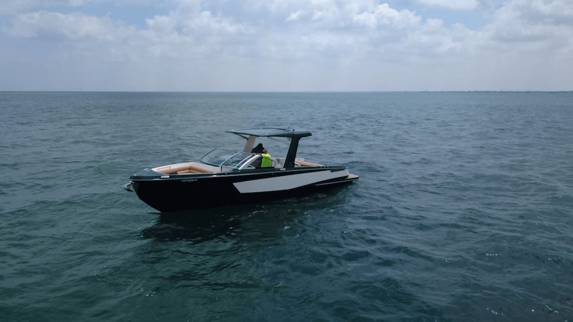 2021 Aviara AV32 32