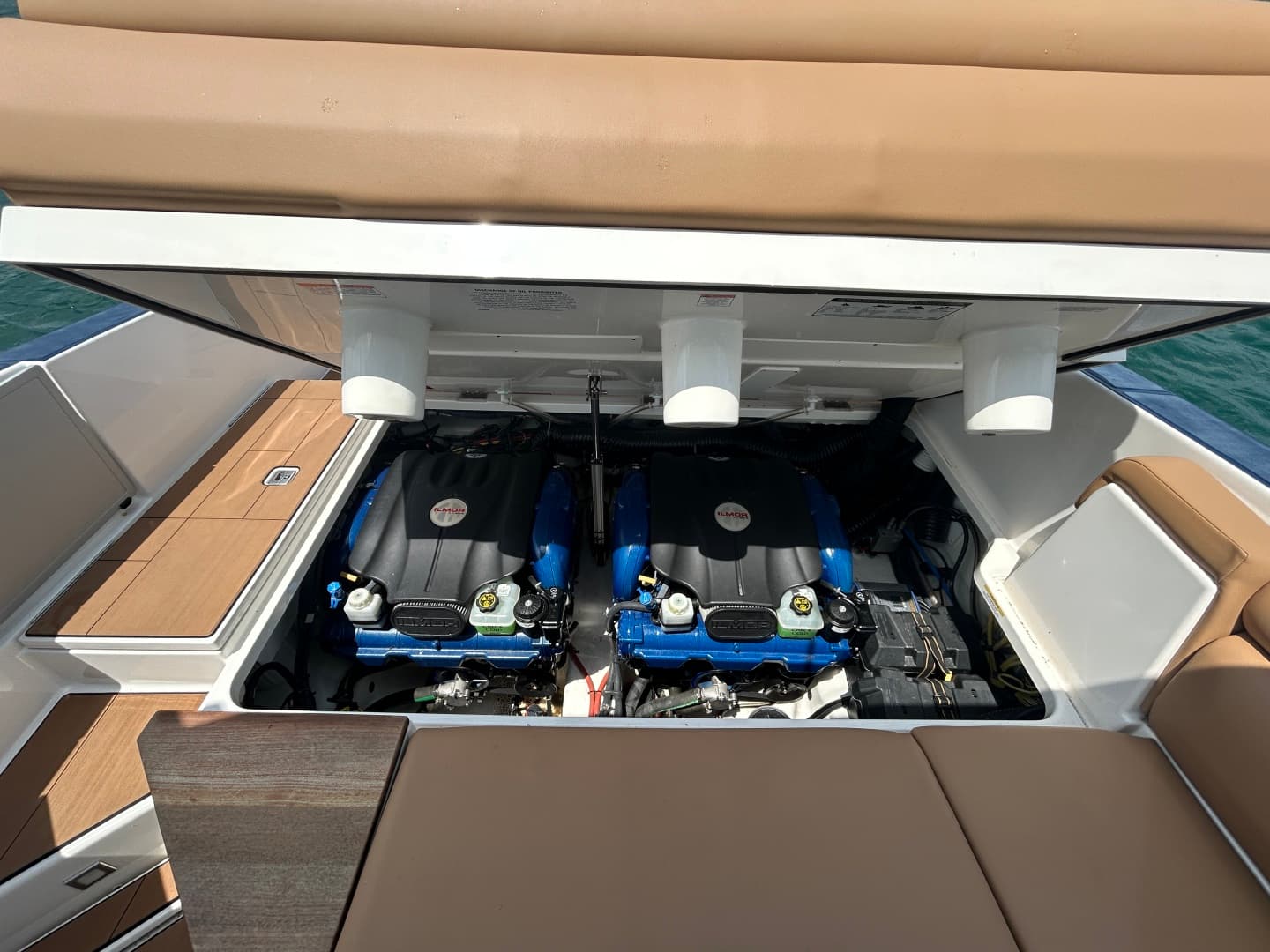 2021 Aviara AV32 32