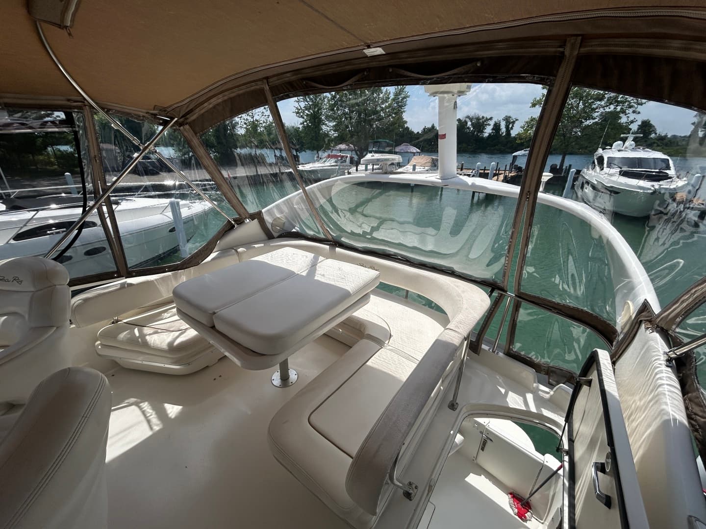 1999 Sea Ray 400 Sedan bridge