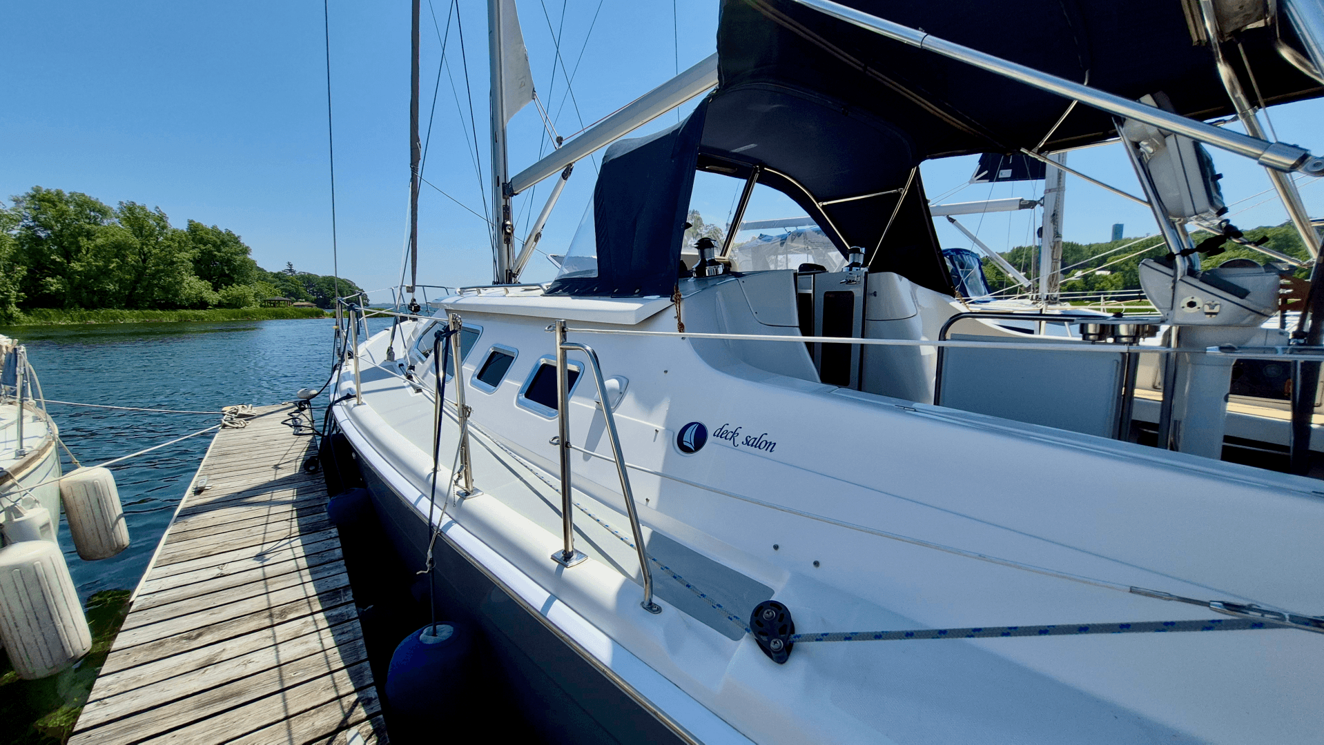 2006 Hunter 410 Deck Salon