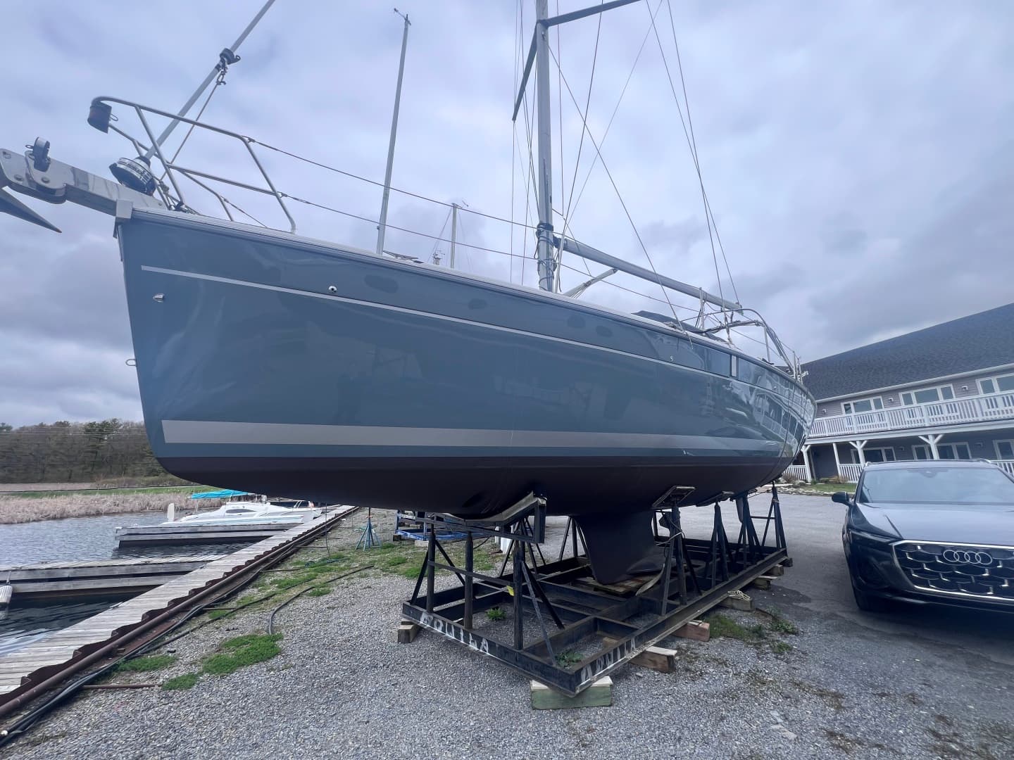 2006 Hunter 410 Deck Salon