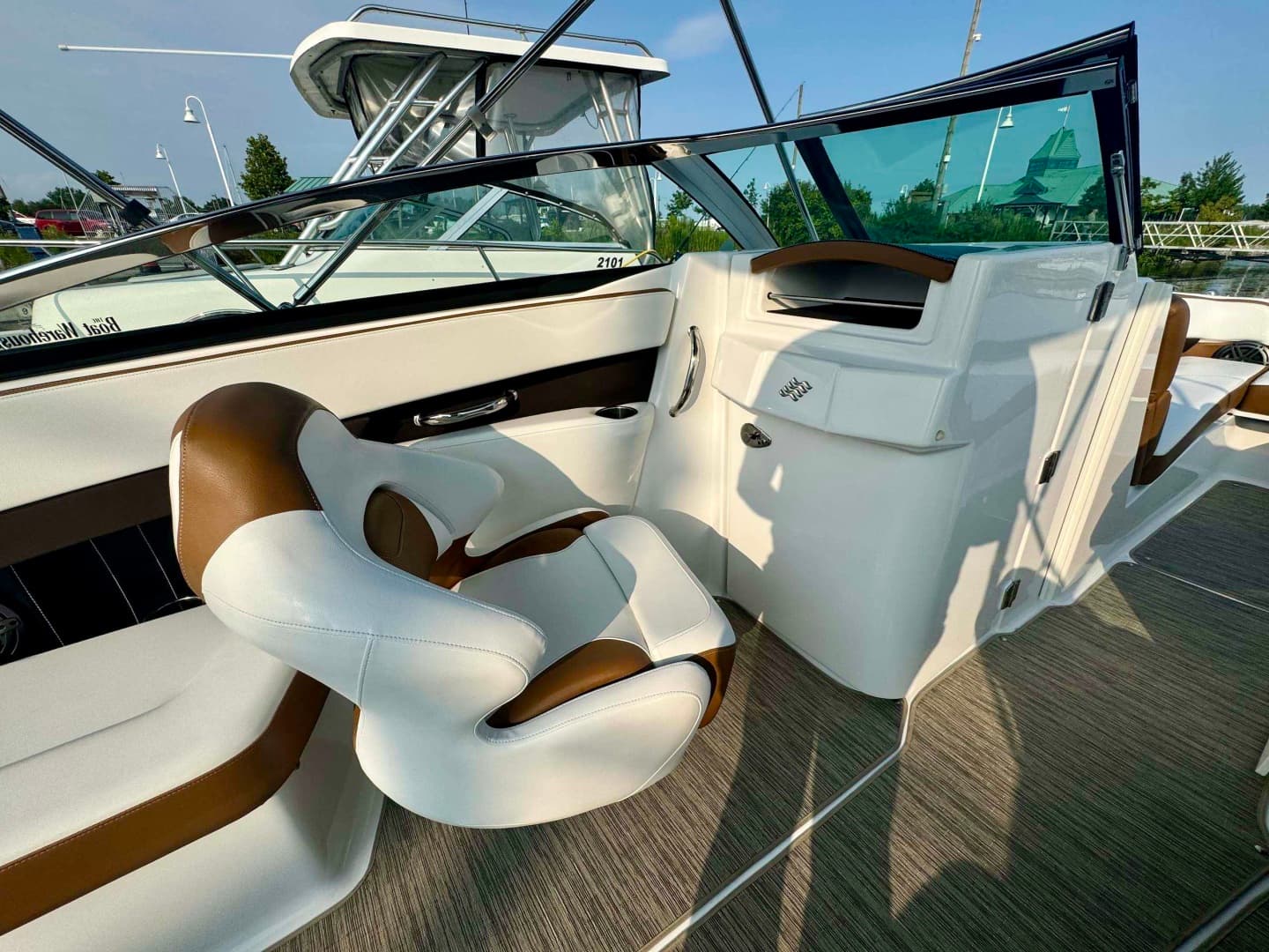 2022 Four Winns H260
