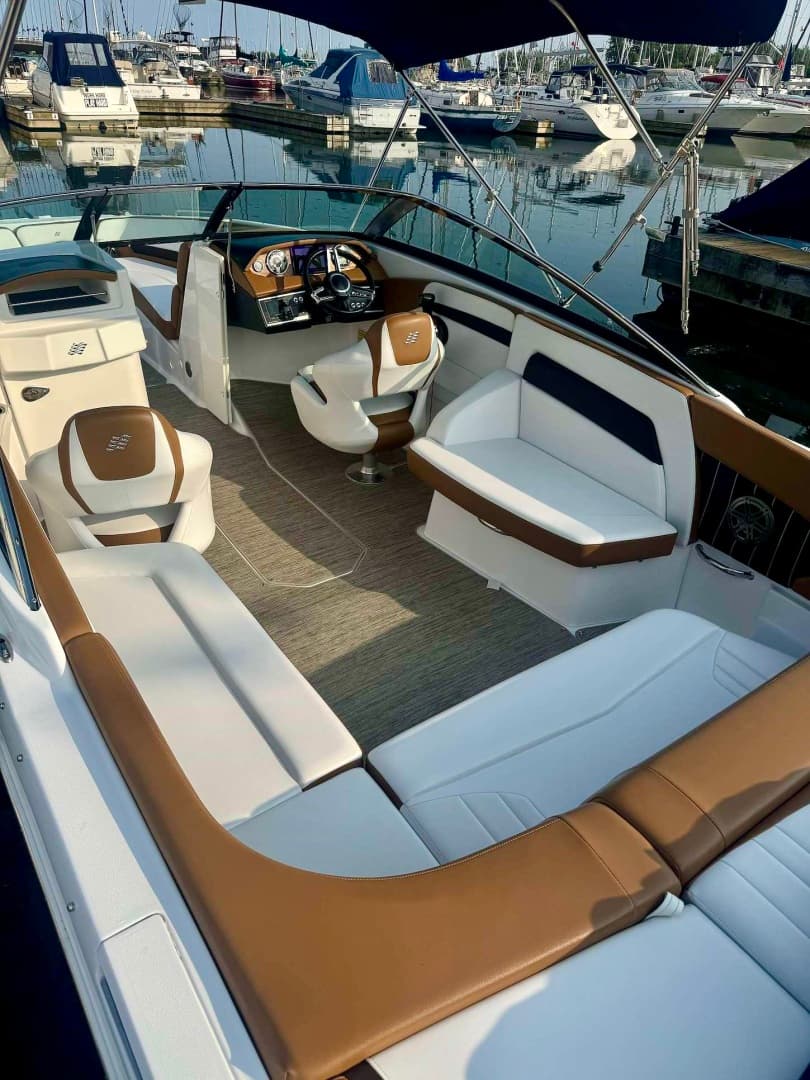 2022 Four Winns H260