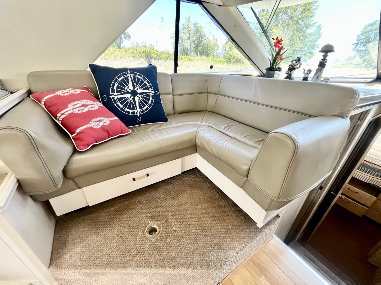 1996 Bayliner 3988 39