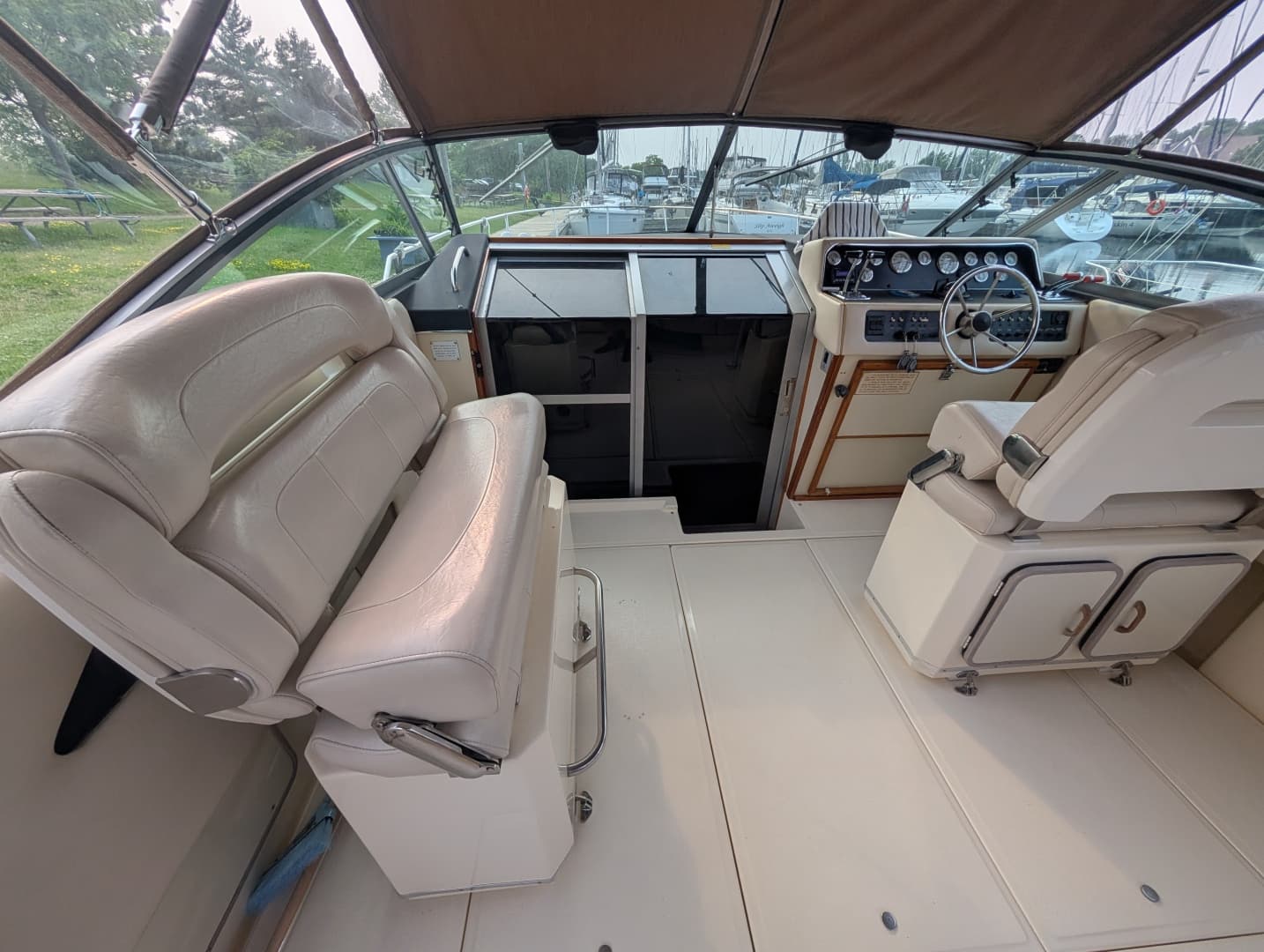 1986 Sea Ray 300 Weekender 30