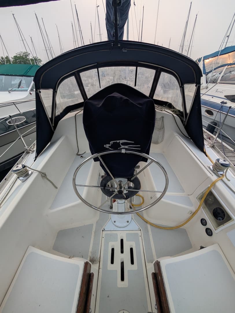 1990 Hunter 28