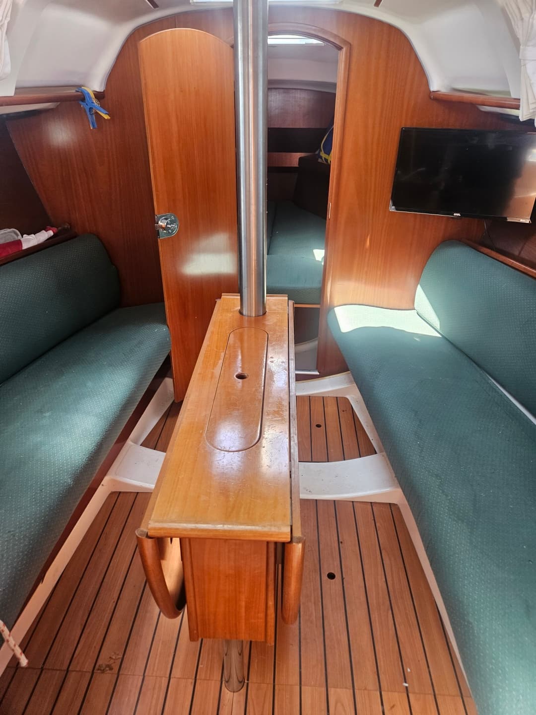 2003 Beneteau 311 31